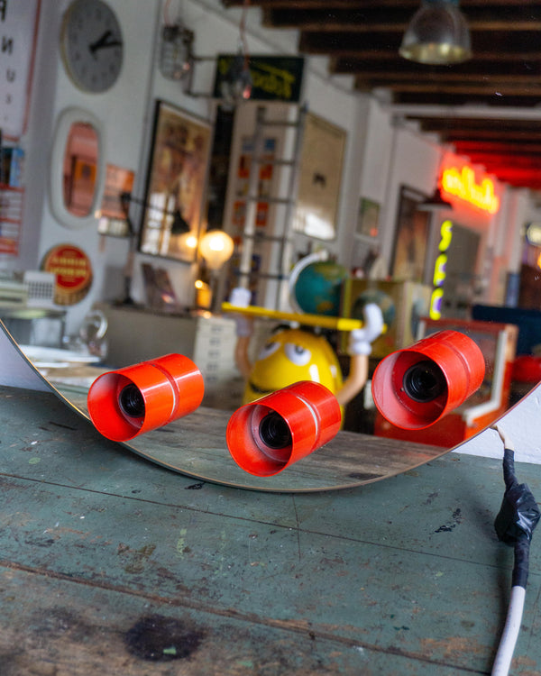 Specchio con cornice in metallo rosso – Anni ’70