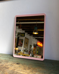 Specchio rosa in plastica – anni 70