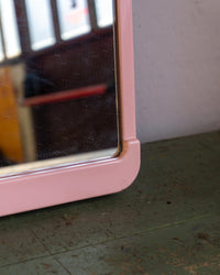 Specchio rosa in plastica – anni 70