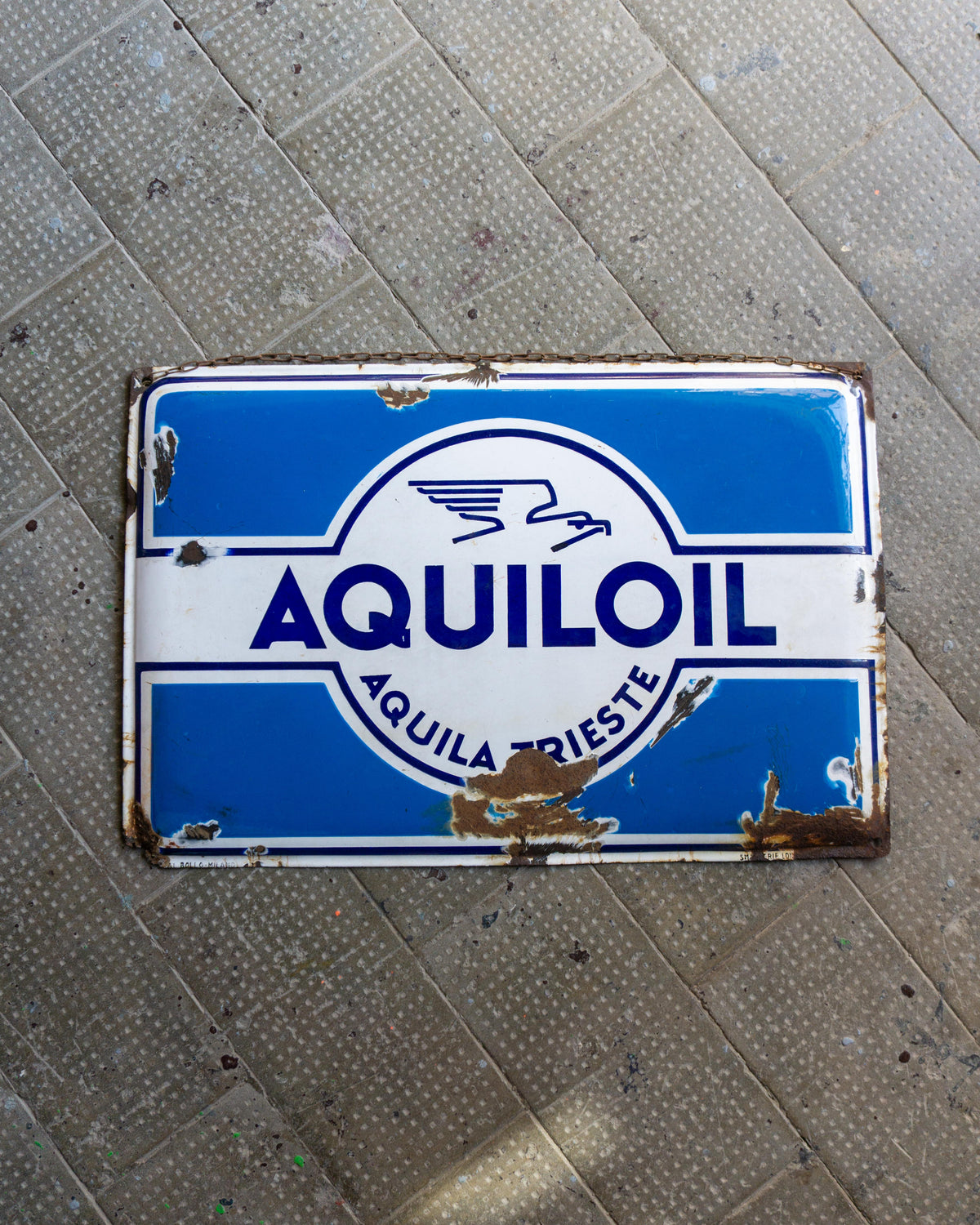 Insegna smaltata Aquiloil – Aquila Trieste