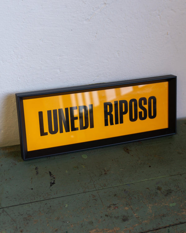 Insegna Cinema Capitol Borgonovo "Lunedì riposo" - anni ’80