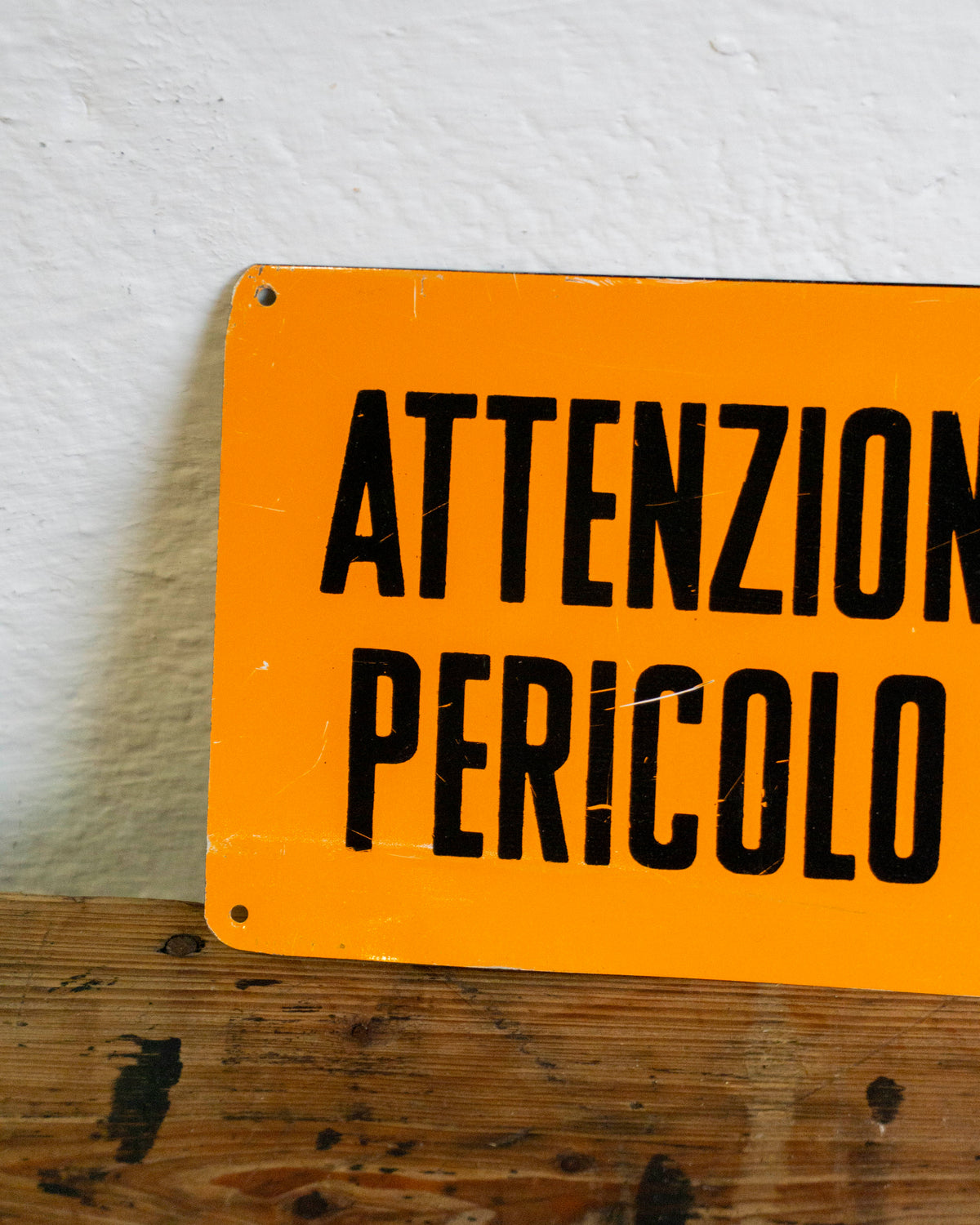 Insegna “Attenzione non toccare pericolo di morte” - 1980