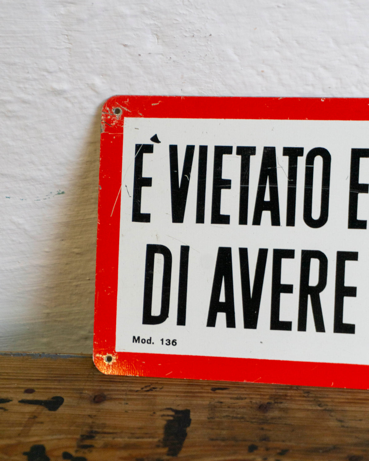 Insegna “È vietato eseguire lavori prima di aver tolto la tensione” - 1980