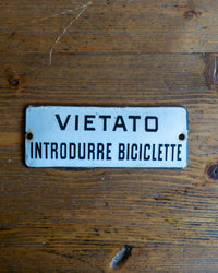 Insegna smaltata “Vietato Introdurre Biciclette” anni ’60 - Italia