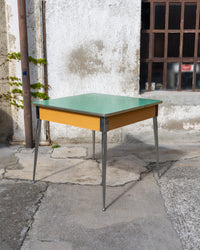 Tavolo in formica turchese - 1970