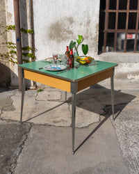 Tavolo in formica turchese - 1970