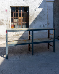 Grande tavolo scaffale industriale vintage in legno – 1970