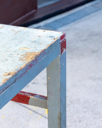 Grande tavolo scaffale industriale vintage in legno – 1970