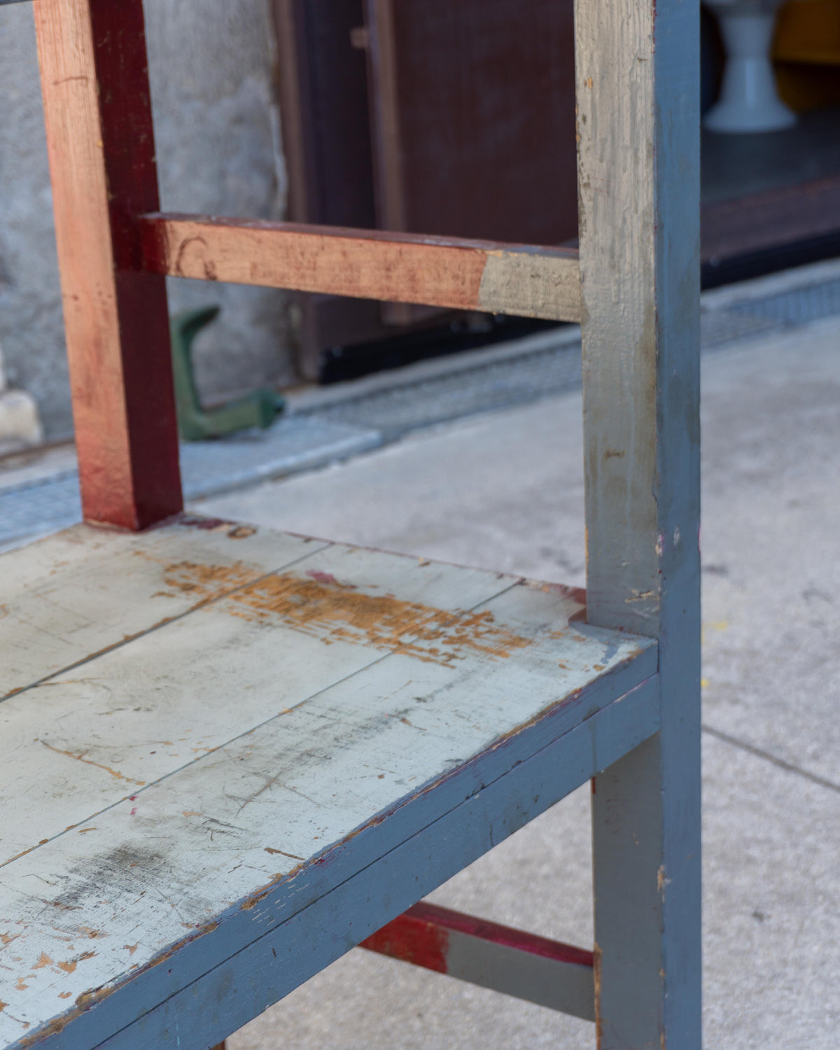 Grande tavolo scaffale industriale vintage in legno – 1970