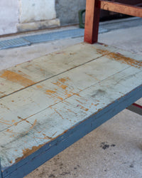 Grande tavolo scaffale industriale vintage in legno – 1970