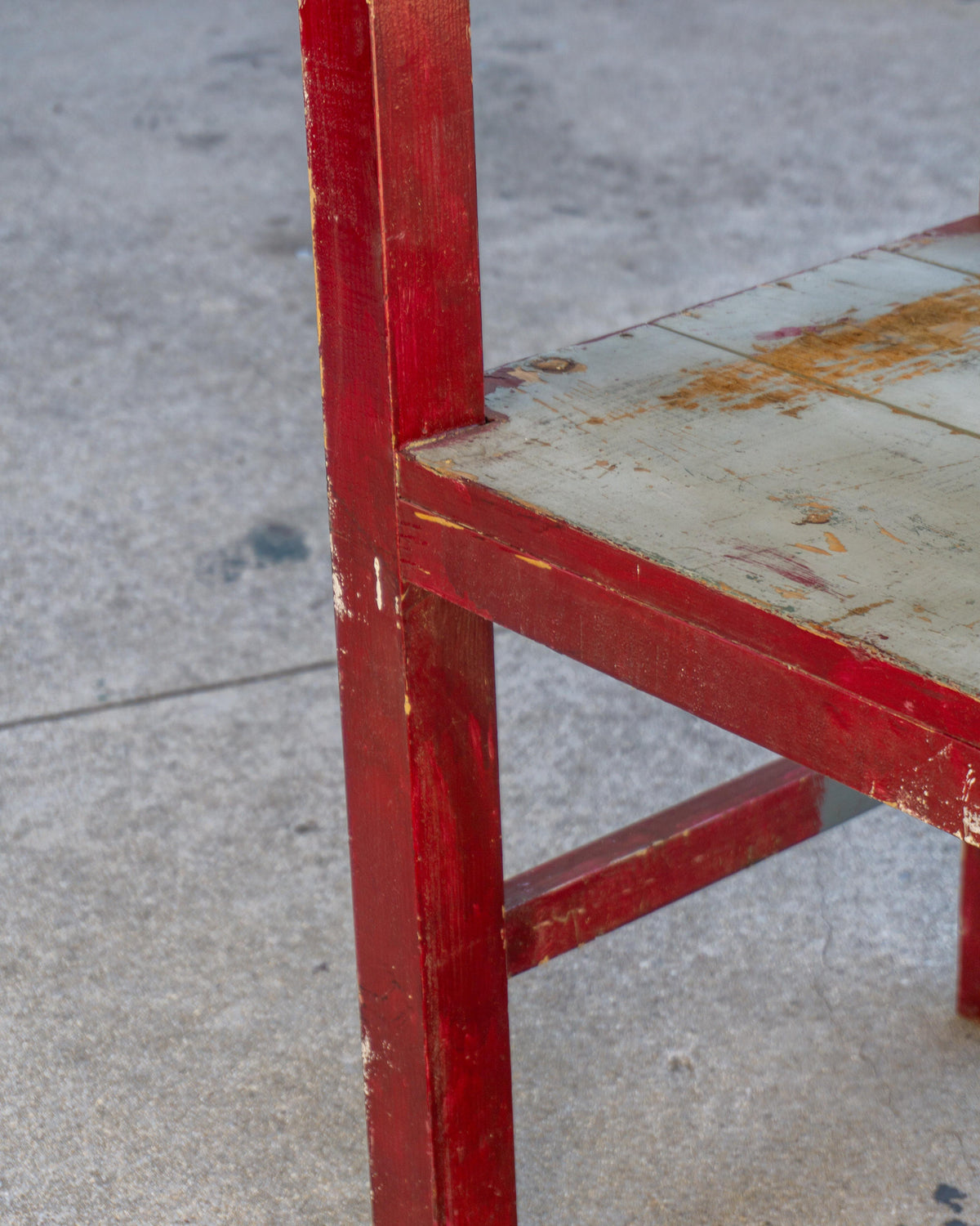 Grande tavolo scaffale industriale vintage in legno – 1970