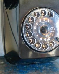 Telefono vintage Siemens in bachelite nera da parete – 1960