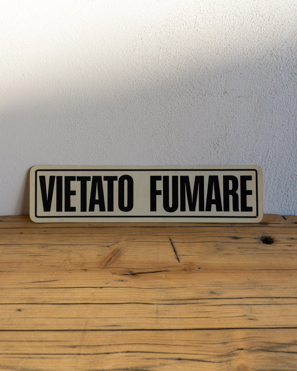 Insegna Vietato fumare 1980 Italia